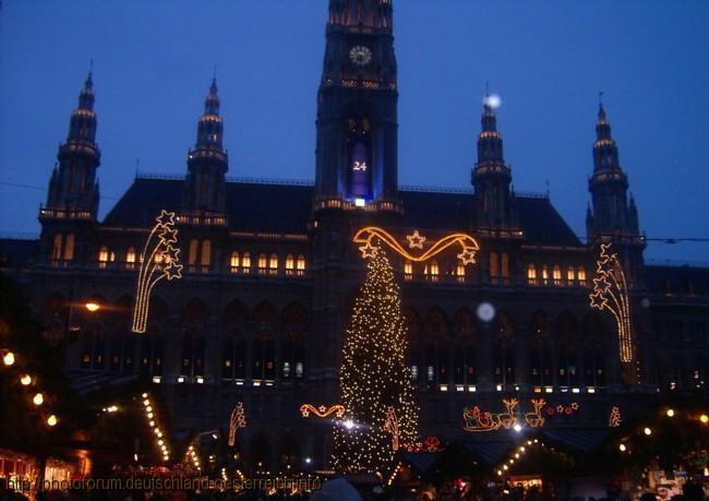 WIEN > Wiener Rathaus > Adventmarkt