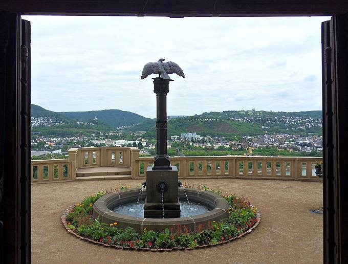 waldis BUGA > Stolzenfels Blick aus der Sommerhalle