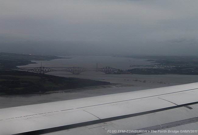 THE FORTH BRIDGE während einem Landeanflug