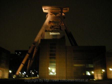 ESSEN > Zeche Zollverein bei Nacht