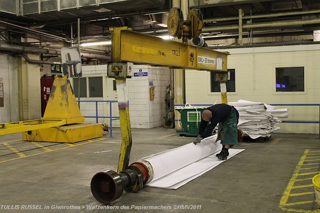 TULLIS RUSSELL - Papermakers in Glenrothes > Walzenkern einer Papierrolle