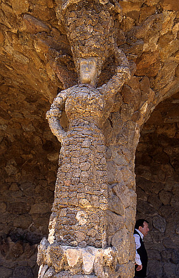 BARCELONA > Park Guell > Säule