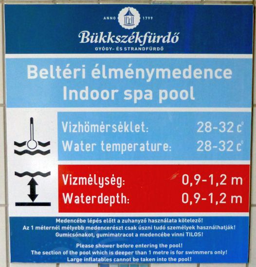 H:Bükkszékfürdő>Vergnügungsbecken innen>Schild