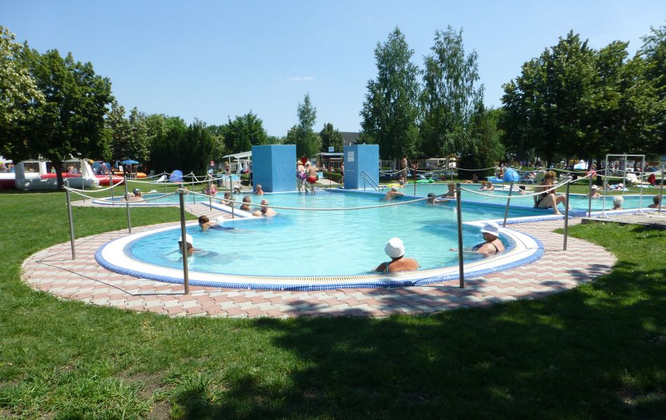 H:Bogács>Thermalbad>Schmetterlingsbecken