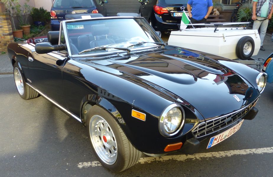 FIAT Spider 2000 (Pininfarina)