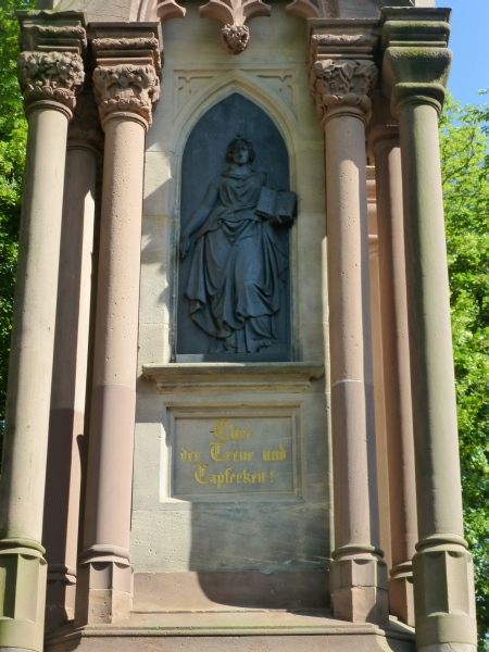 D:Bayern>Aschaffenburg>Österreicher Denkmal2