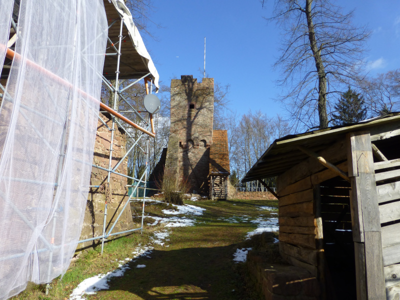 D:Bayern>Burgruine Wildenstein>Blick in den Burghof