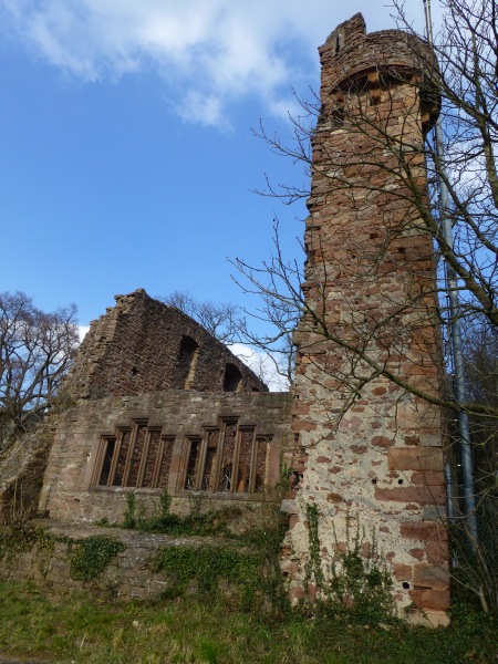 D:Bayern>Clingenburg>Palas>Südwestfront außen