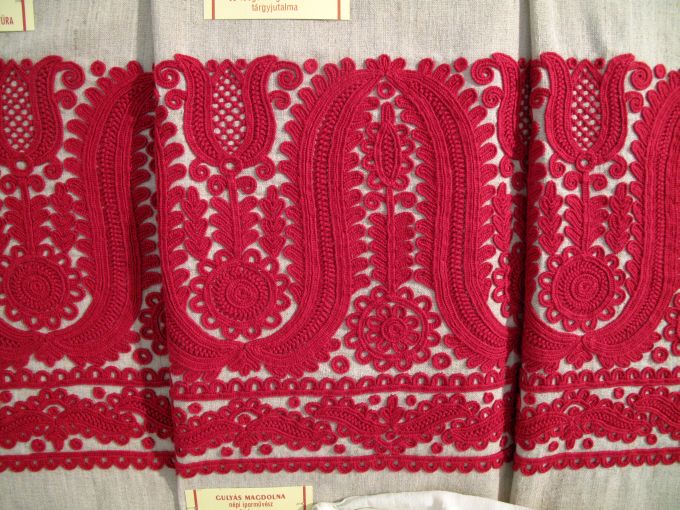 H:Mezőkövesd>Stickerei3