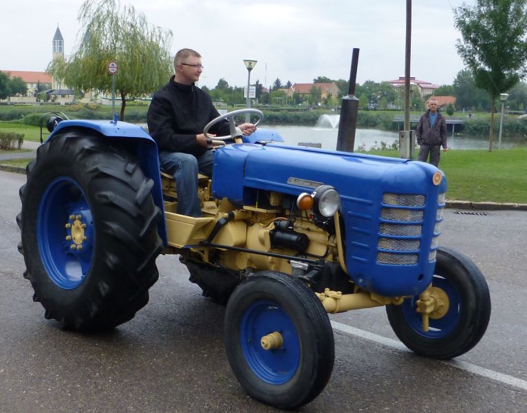 H:Mezőkövesd>Veteranenkorso>Zetor 3011