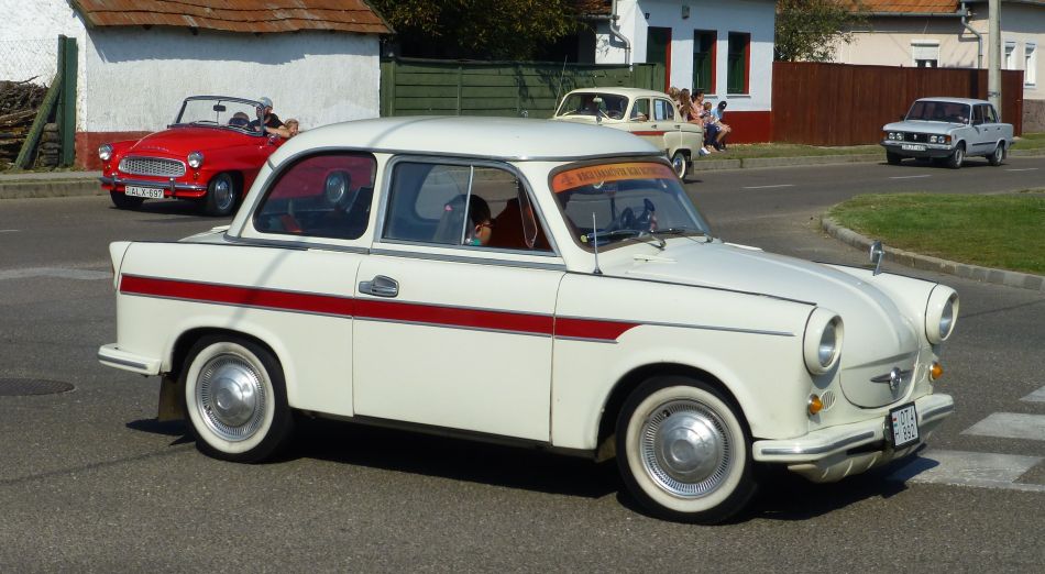 H:Mezőkövesd>Veteranenkorso>Trabant 600