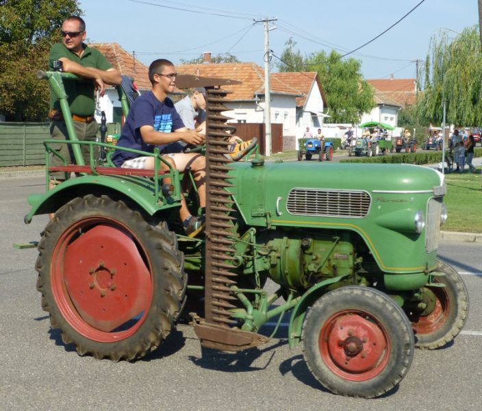 H:Mezőkövesd>Veteranenkorso>Fendt Farmer 1