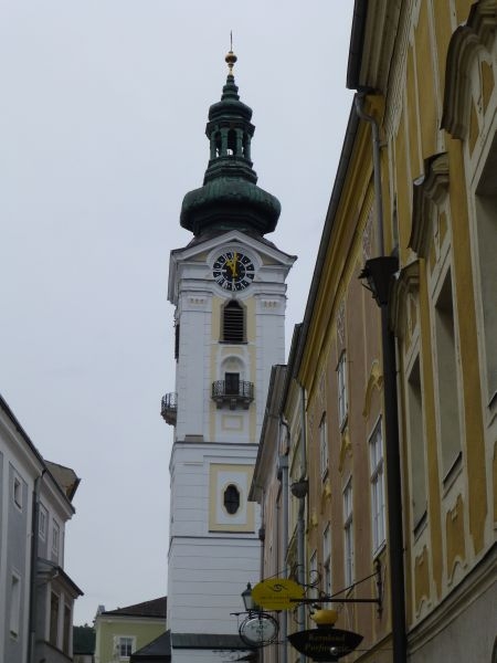 A:Freistadt>Katharinenmünster>Turm von der Pfarrgasse aus