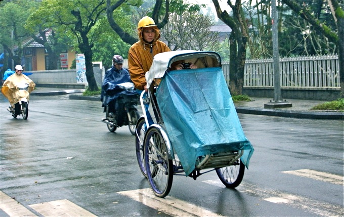 VIETNAM > Hue > Fahrrad-Cyclo 2