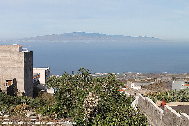 GUIA DE ISORA > Blick auf La Gomera