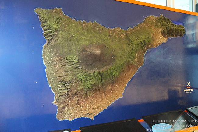 AEROPUERTO TENERIFE SUR > Flughafen Reina Sofia >3D-Insel Teneriffa bei der Gepäckausgabe