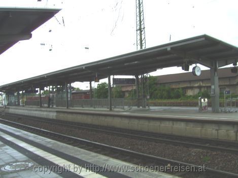 BRUCHSAL > Bahnhof > Bahnsteig