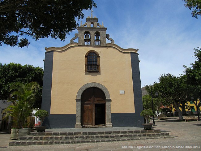 ARANO > Iglesia de San Antonio Abad