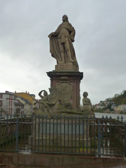 D:BW>Heidelberg>alte Brücke>Statue Kurfürst Carl-Theodor