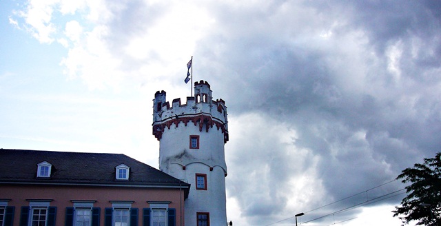 RÜDESHEIM > Adlerturm der alten Stadtbefestigung