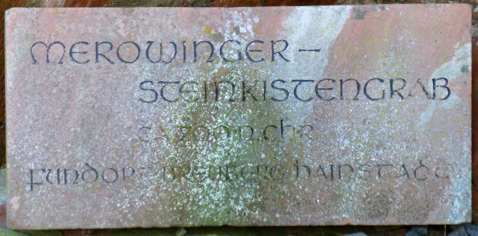 D:Hessen>Burg Breuberg>Merowinger Steinkistengrab>Tafel