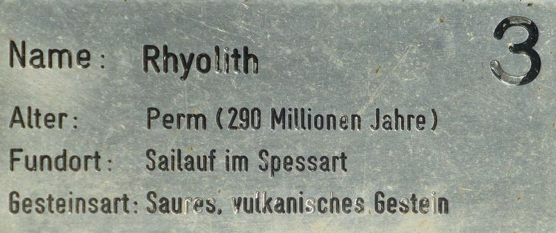 D:Hessen>Büdingen>Altstadtparkplatz>Rhyolit>Schild