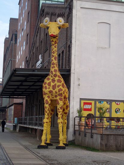 DUISBURG > Innenhafen > Legogiraffe