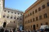 SIENA > Piazza Salimbeni > Denkmal Bandini und Paläste SIENA > Piazza Salimbeni > Denkmal Bandini und Paläste
