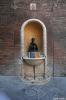 SIENA > Via Tommaso > Brunnen SIENA > Via Tommaso > Brunnen