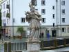 D: PASSAU > Steinstatue am Römerplatz D: PASSAU > Steinstatue am Römerplatz