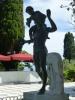 GR:Korfu>Achilleion>Terrasse>Musengarten>Teich>Satyr mit Bacchus GR:Korfu>Achilleion>Terrasse>Musengarten>Teich>Satyr mit Bacchus