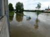 D:Wörth>Hochwasser2013>Blick über die Schutzmauer zu Tal