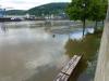 D:Wörth>Hochwasser2013>Blick über die Schutzmauer zu Berg