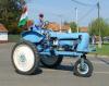 H:Mezőkövesd>Veteranenkorso>kyrillisch>Traktor>Dreirad H:Mezőkövesd>Veteranenkorso>kyrillisch>Traktor>Dreirad