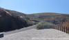 MIRADOR EL VALLE > Parkplatzausfahrt und Blick auf den ersten Parkplatz La Tarta MIRADOR EL VALLE > Parkplatzausfahrt und Blick auf den ersten Parkplatz La Tarta