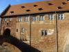 D:Hessen>Burg Breuberg>Vorwerk>Fliedergarten>Blick auf Torbau und Wachthaus