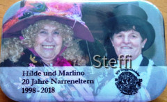 Narreneltern, links Narrenmutter, rechts Narrenvater