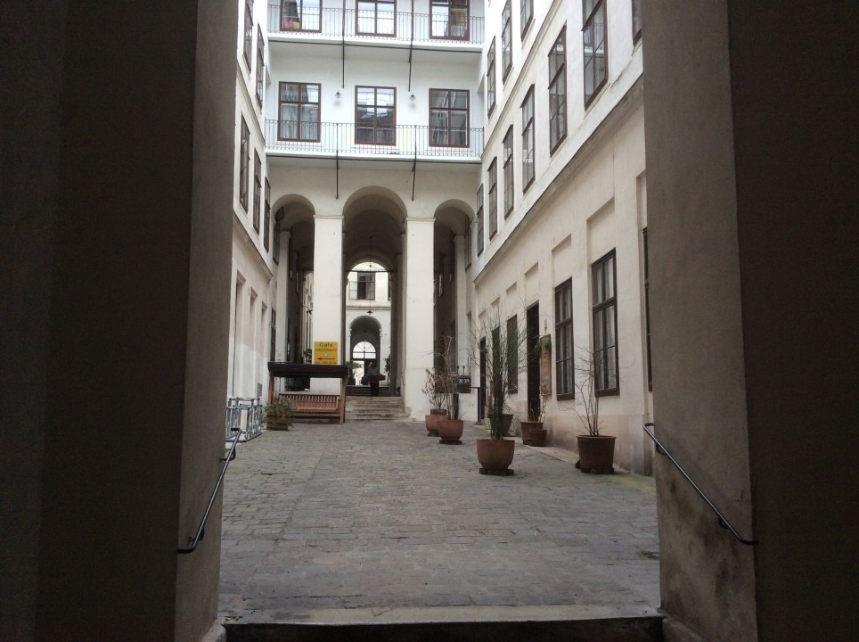 Wien 1070 < Nepomuk