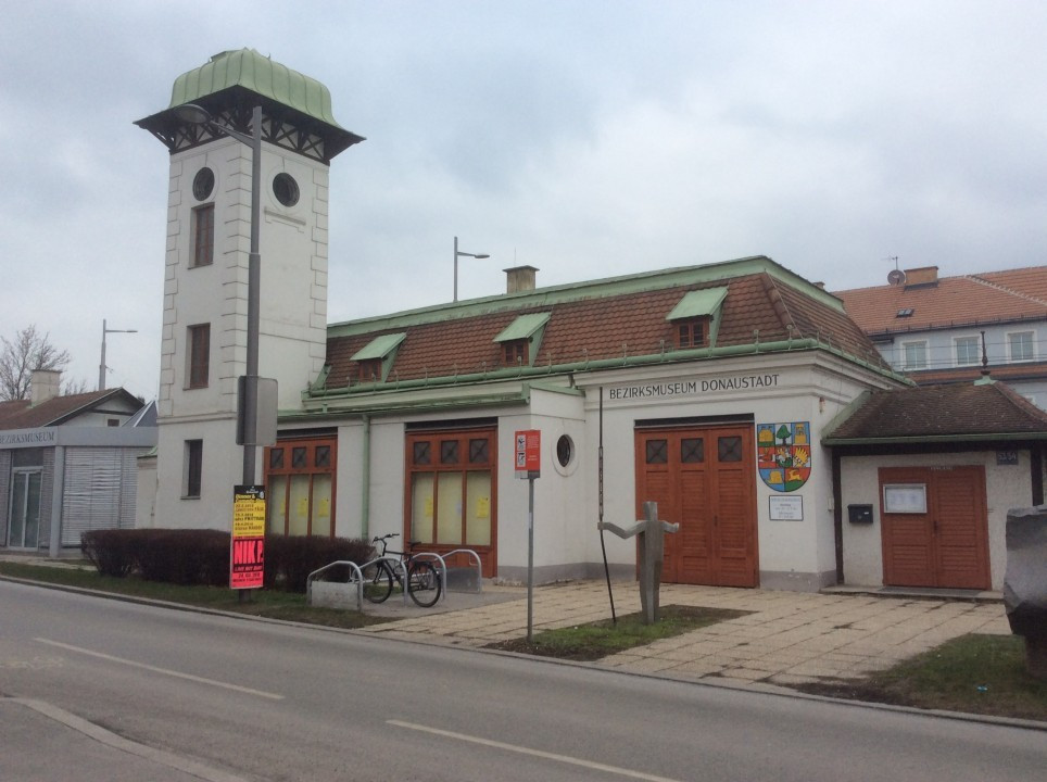 Wien 1220 < Nepomuk
