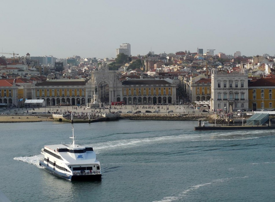 Hafenausfahrt_Lisboa_06