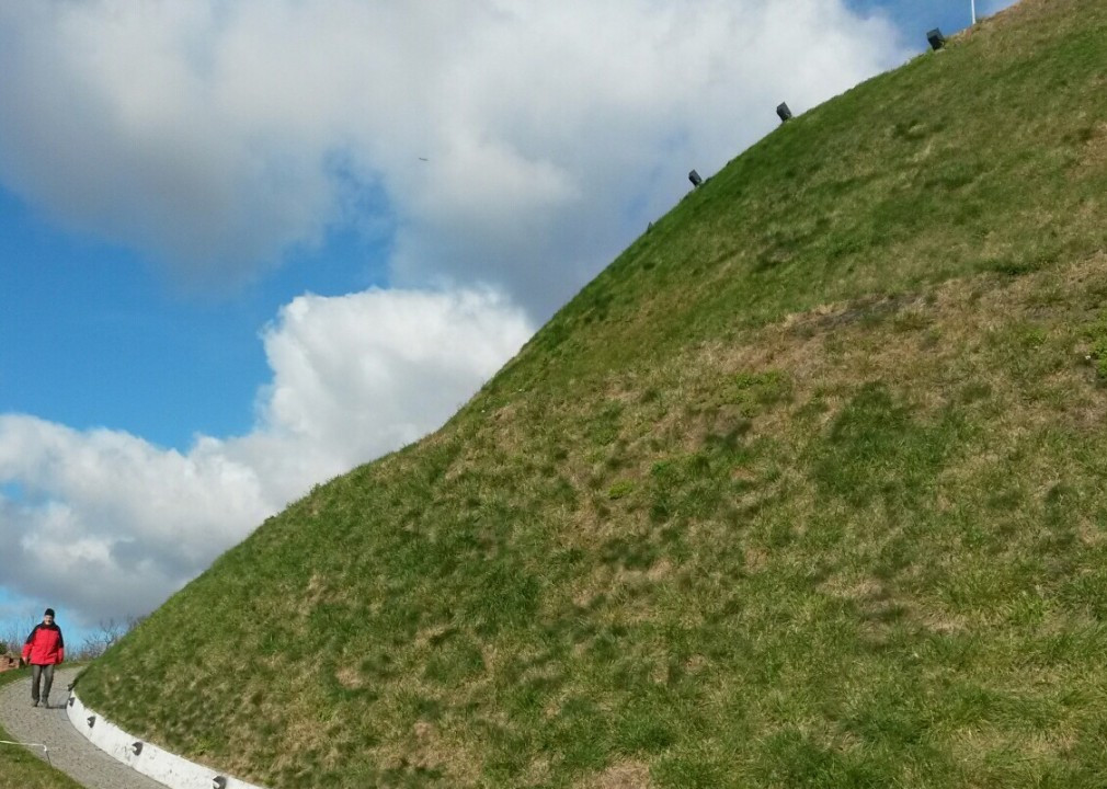 Hügel