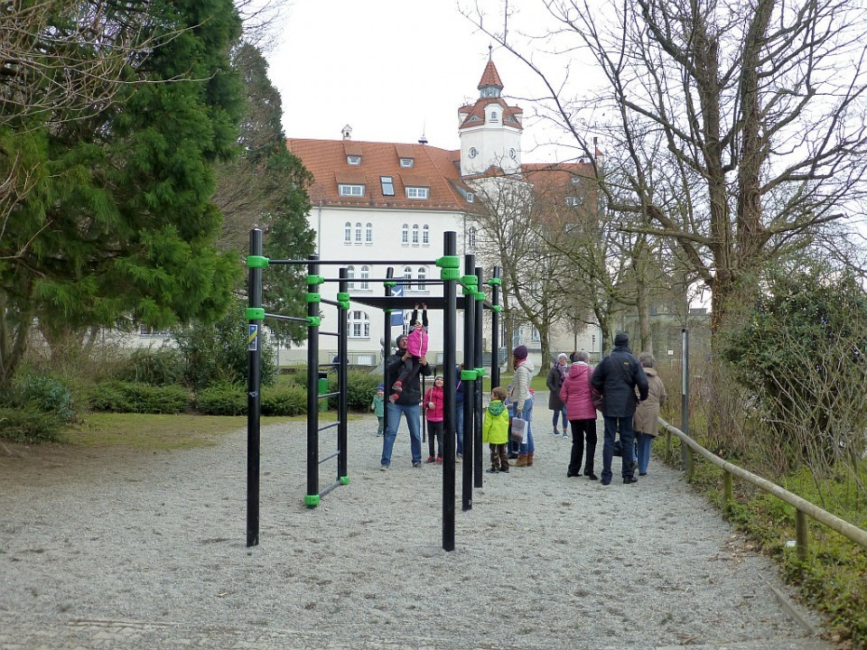 Lindau>Calisthenicspark>Turngerät