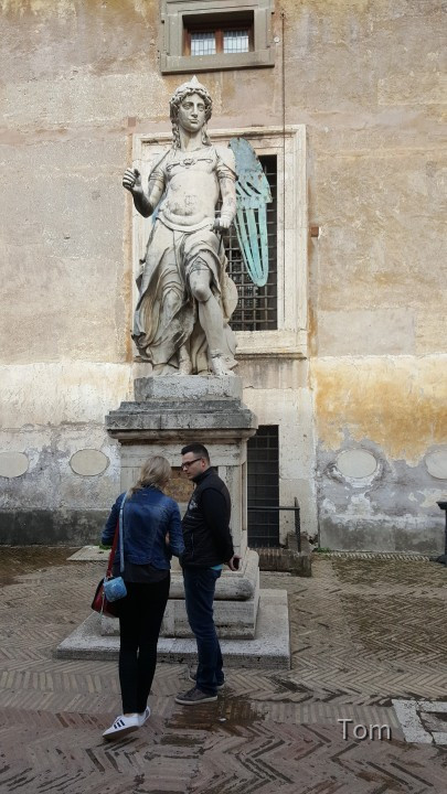 Erzengel Michael Original Statue im Cortile dell’Angelo