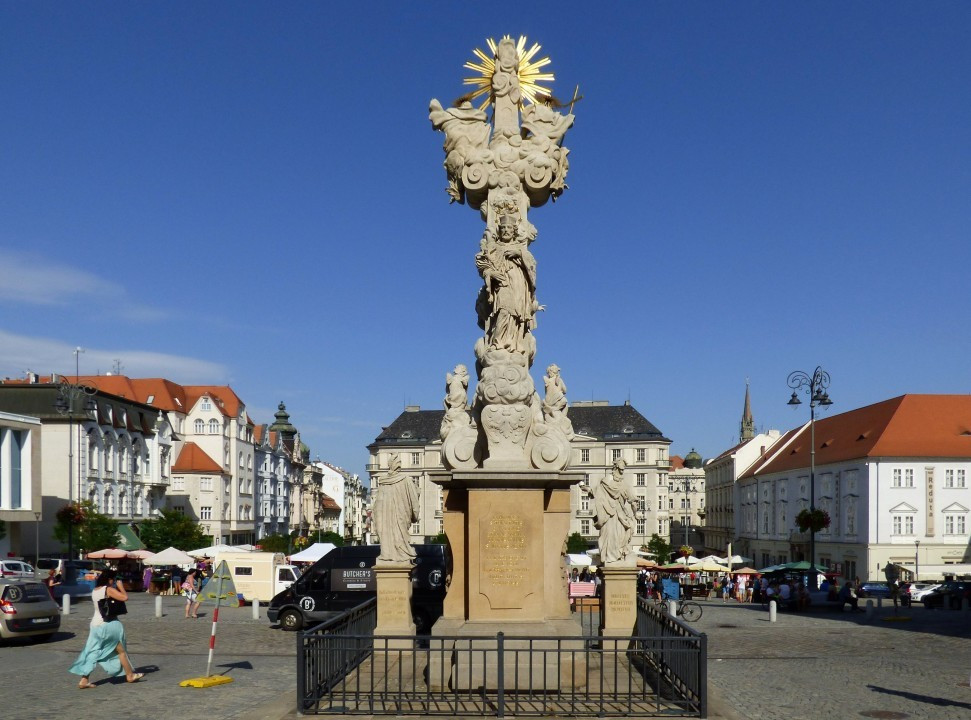 Brünn > Nepomuk > am grünen Markt > Dreifaltikeitssäule