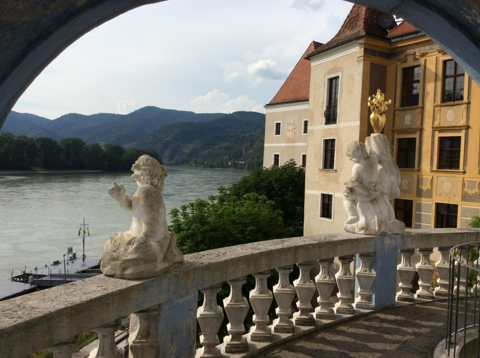 Dürnstein < Nepomuk