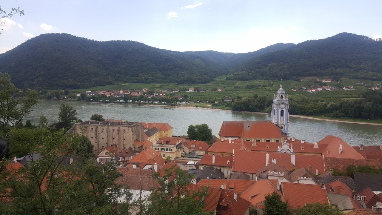 Blick runter von Weg Ruine Dürnstein