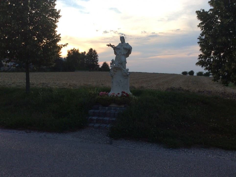 Katzelsdorf am Wienerwald < Nepomuk