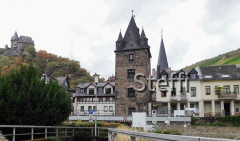 Markttor Bacharach mit Stadtmauer