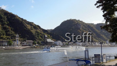 Rheinblick nach St. Goarshausen mit Burg Katz