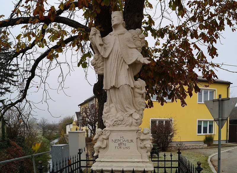 A Großebersdorf Nepomuk